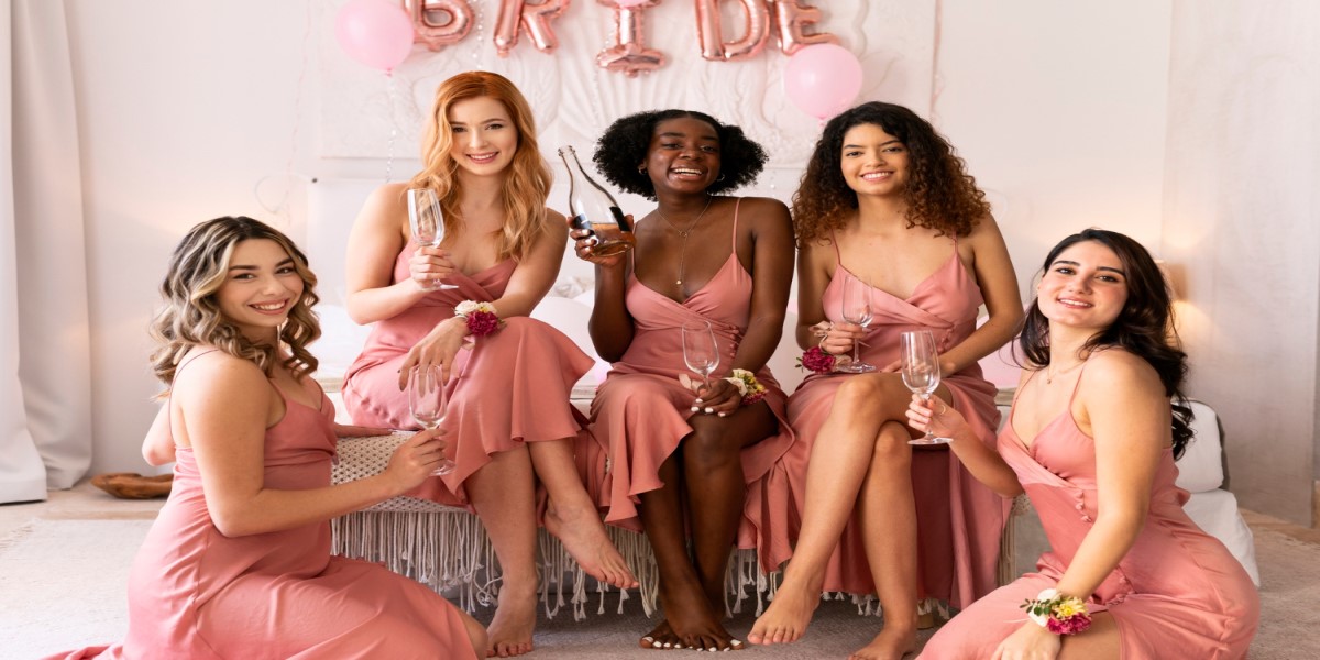 imagem de amigas em vestidas para festa de debutante